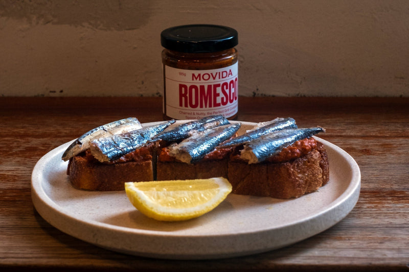 Sardinas con Romesco